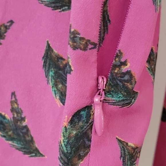 BEAUTIFUL Soft Crossover Wrap Pink Peacock Feather Tie Back Tank Blouse XS - Picture 6 of 10